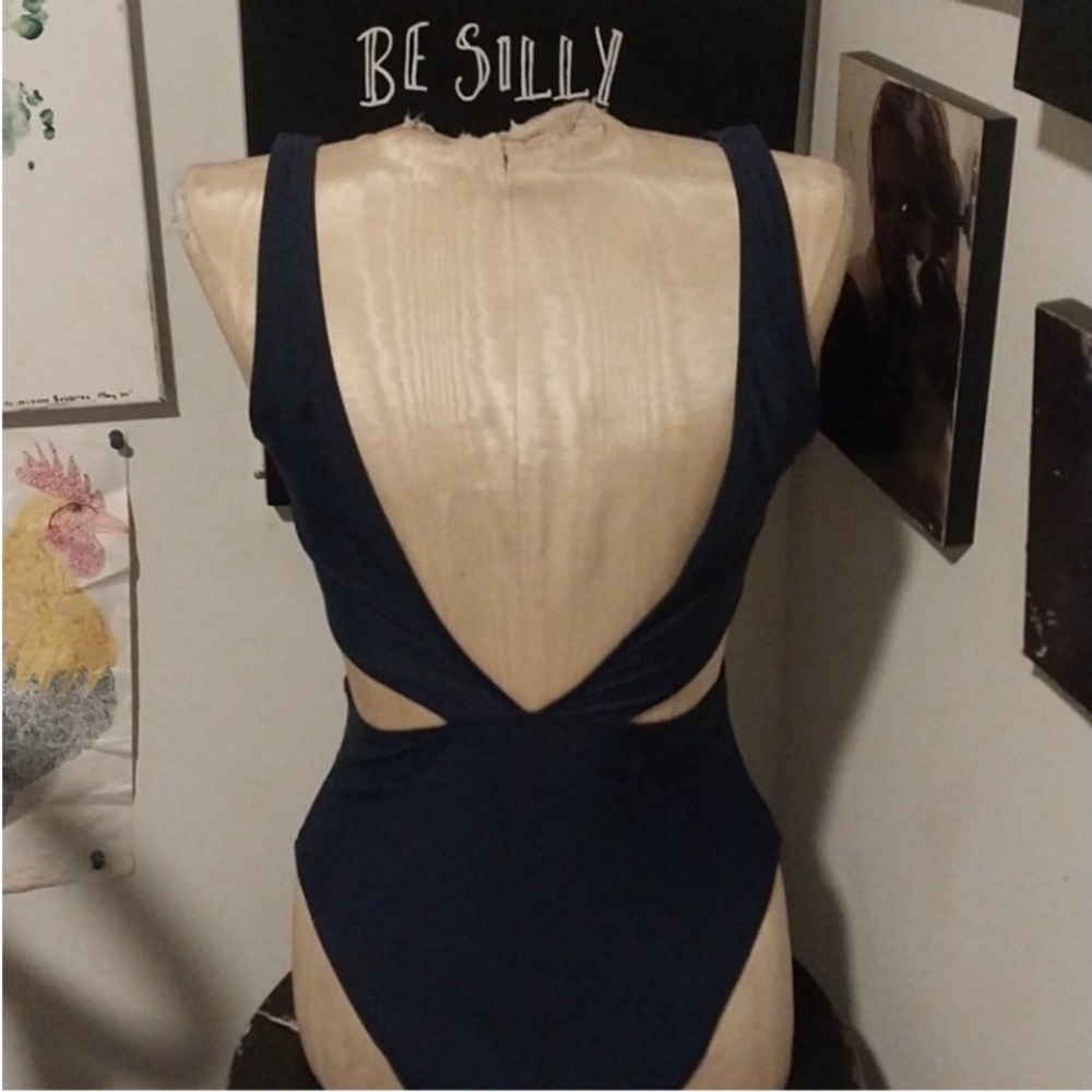 Aerie Swim One Piece Navy Blue Cutout Side Halter Top w Tie Back Closure L EUC - Picture 16 of 16
